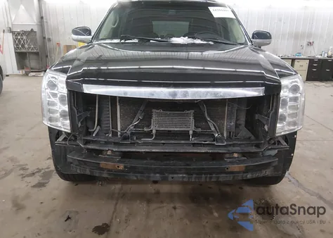 2013 Cadillac Escalade Esv Platinum Edition z USA, uszkodzony, nr VIN 1GYS4KEF0DR360046